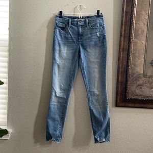 UNIVERSAL THREAD DISTRESSED JEANS | size 2 / 26R